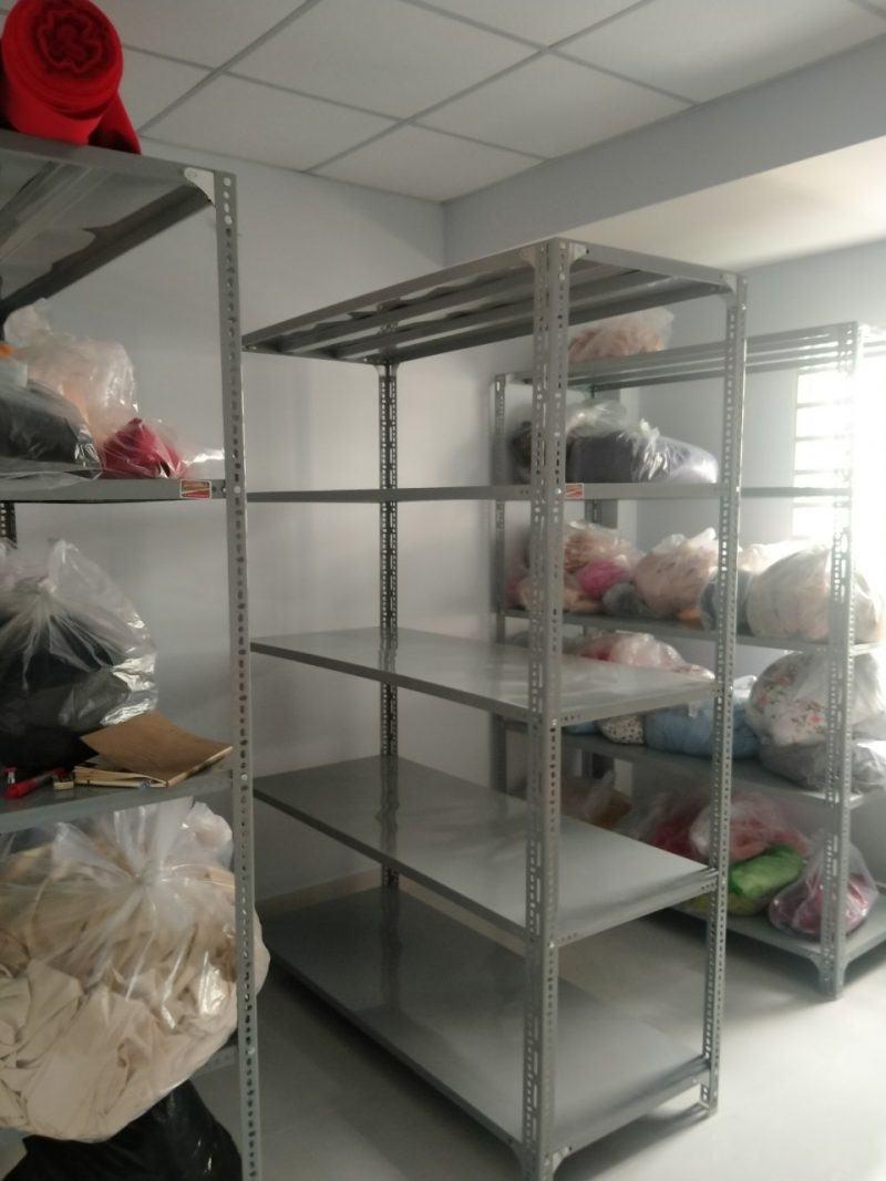 Giá kệ sắt để vải KSTTKDV04